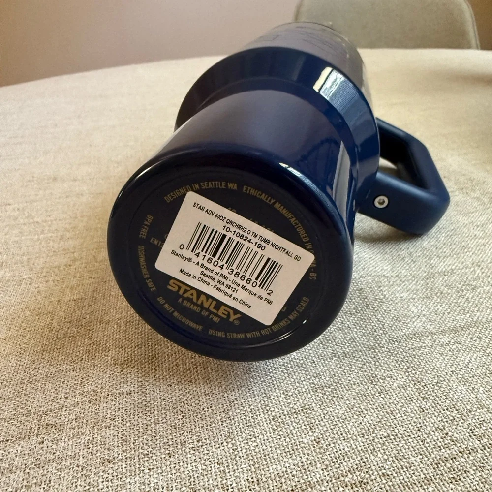 Stanley Navy and Gold Flowstate Tumbler with Straw 40 oz - Picture 6 of 10